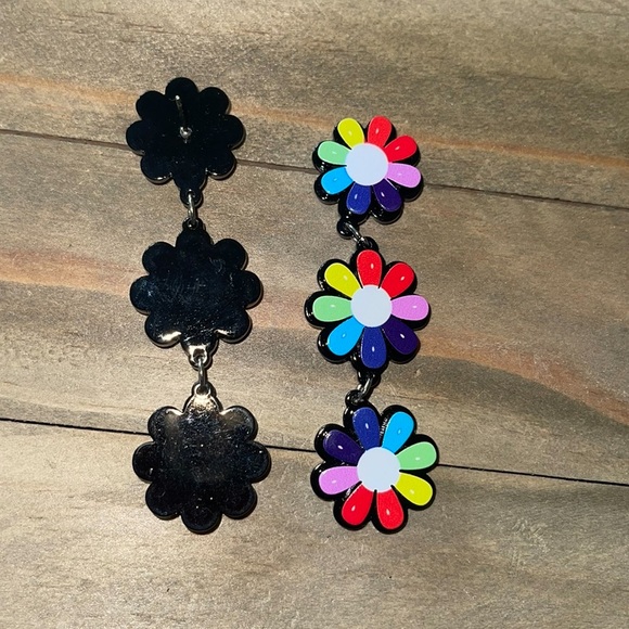 Retro, Geo Multi Colors Flower Power Drop Boho, Hippie, 80’s Fun Earrings - Picture 6 of 6